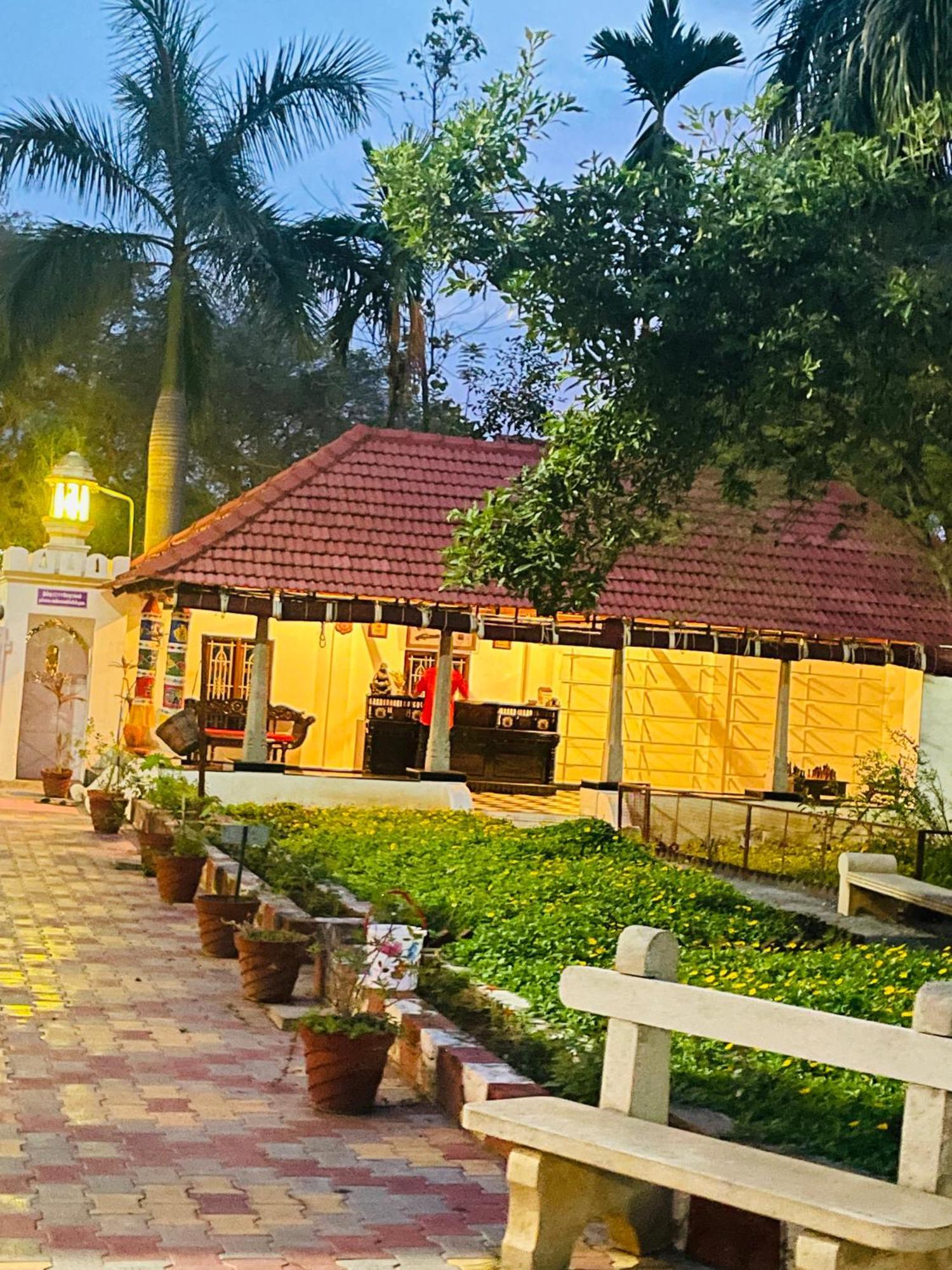 Chola Heritage Resort Karaikudi Eksteriør billede