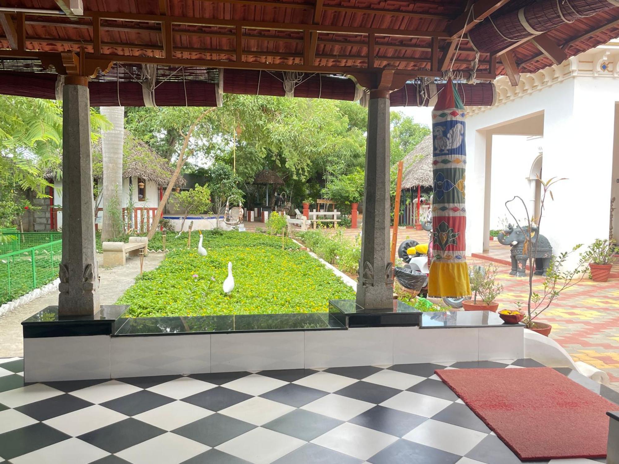 Chola Heritage Resort Karaikudi Eksteriør billede